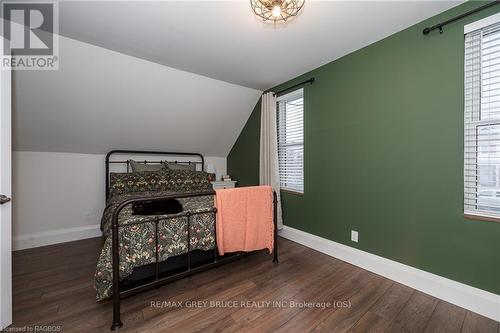 385 Princess Street, Georgian Bluffs, ON - Indoor Photo Showing Bedroom