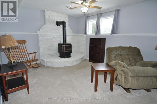 1905 8Th Avenue E, Owen Sound, ON - Indoor With Fireplace