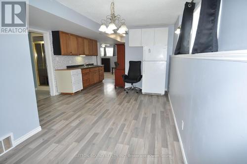 1905 8Th Avenue E, Owen Sound, ON - Indoor Photo Showing Kitchen