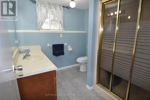 1905 8Th Avenue E, Owen Sound, ON - Indoor Photo Showing Bathroom