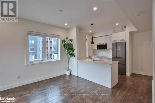 207 - 11 Beckwith Lane, Blue Mountains (Blue Mountain Resort Area), ON - Indoor Photo Showing Kitchen