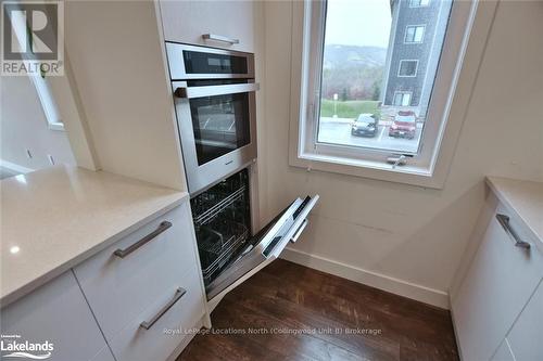 207 - 11 Beckwith Lane, Blue Mountains (Blue Mountain Resort Area), ON - Indoor Photo Showing Kitchen