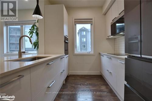 207 - 11 Beckwith Lane, Blue Mountains (Blue Mountain Resort Area), ON - Indoor Photo Showing Kitchen