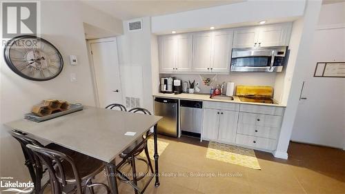 52-308 - 1235 Deerhurst Drive, Huntsville (Chaffey), ON - Indoor Photo Showing Kitchen