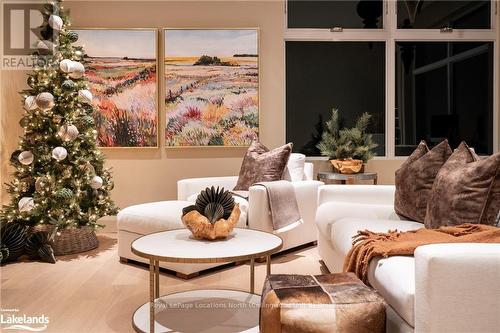 109 Pheasant, Blue Mountains (Thornbury), ON - Indoor Photo Showing Living Room