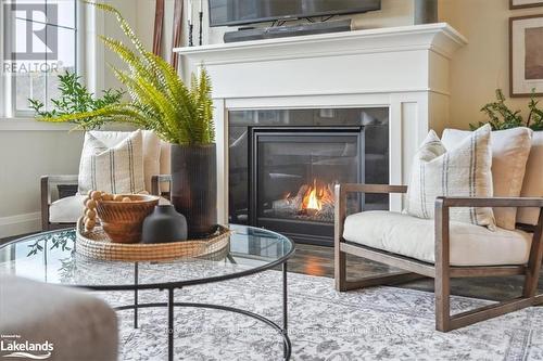 194 Courtland Street, Blue Mountains (Blue Mountain Resort Area), ON - Indoor Photo Showing Living Room With Fireplace