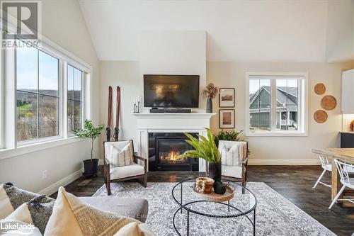 194 Courtland Street, Blue Mountains (Blue Mountain Resort Area), ON - Indoor Photo Showing Living Room With Fireplace