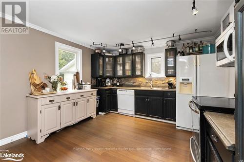 8 Meadow Street, Parry Sound, ON - Indoor Photo Showing Kitchen