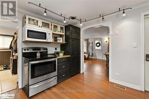 8 Meadow Street, Parry Sound, ON - Indoor Photo Showing Kitchen