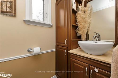 8 Meadow Street, Parry Sound, ON - Indoor Photo Showing Bathroom