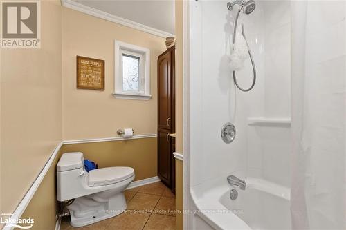 8 Meadow Street, Parry Sound, ON - Indoor Photo Showing Bathroom