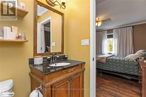 8 Meadow Street, Parry Sound, ON - Indoor Photo Showing Bathroom