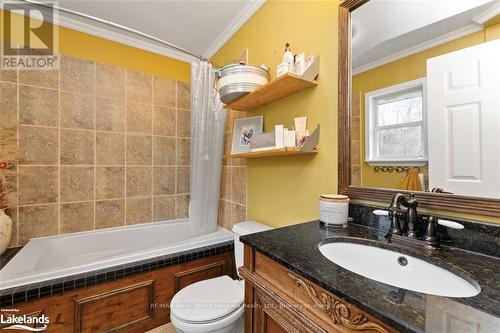 8 Meadow Street, Parry Sound, ON - Indoor Photo Showing Bathroom