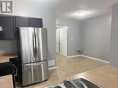 B - 358 Edgehill Drive, Barrie, ON - Indoor Photo Showing Kitchen