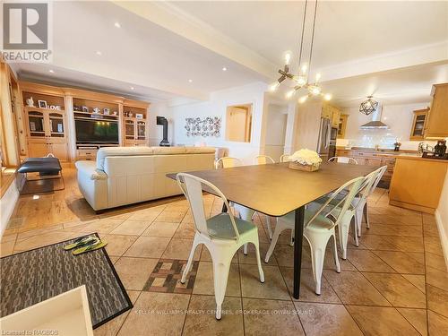 426 Mallory Beach Road, South Bruce Peninsula, ON - Indoor Photo Showing Dining Room