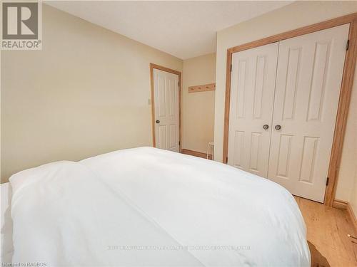 426 Mallory Beach Road, South Bruce Peninsula, ON - Indoor Photo Showing Bedroom