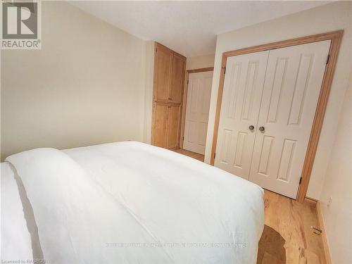 426 Mallory Beach Road, South Bruce Peninsula, ON - Indoor Photo Showing Bedroom