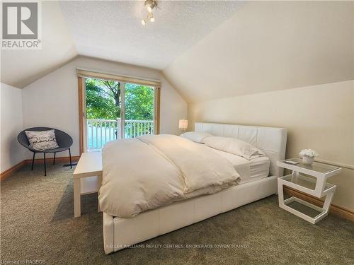 426 Mallory Beach Road, South Bruce Peninsula, ON - Indoor Photo Showing Bedroom