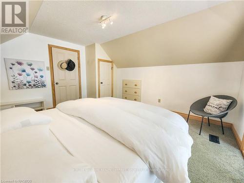 426 Mallory Beach Road, South Bruce Peninsula, ON - Indoor Photo Showing Bedroom