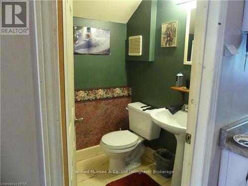 9 Rattenbury Street, Central Huron (Clinton), ON - Indoor Photo Showing Bathroom