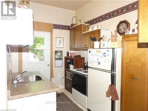 9 Rattenbury Street, Central Huron (Clinton), ON - Indoor Photo Showing Kitchen