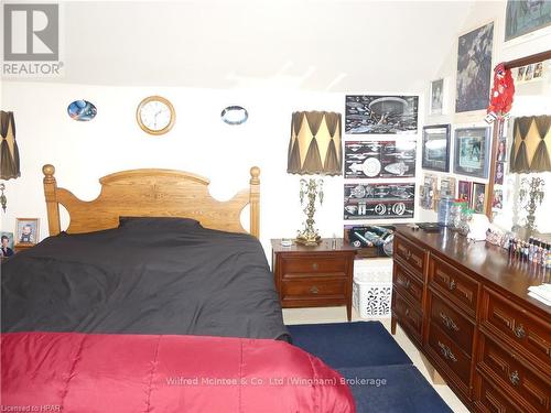 9 Rattenbury Street, Central Huron (Clinton), ON - Indoor Photo Showing Bedroom