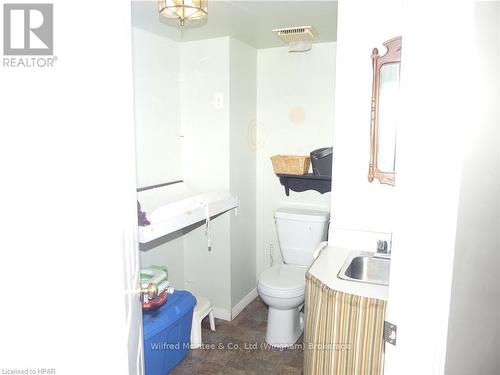 9 Rattenbury Street, Central Huron (Clinton), ON - Indoor Photo Showing Bathroom