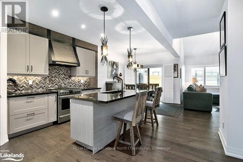 104 Clippers Lane, Blue Mountains, ON - Indoor Photo Showing Kitchen With Upgraded Kitchen