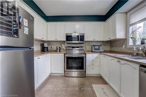 218 Marilyn Street, Shelburne, ON - Indoor Photo Showing Kitchen With Stainless Steel Kitchen With Double Sink