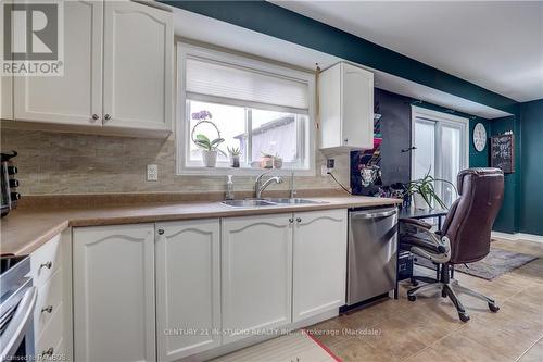 218 Marilyn Street, Shelburne, ON - Indoor Photo Showing Kitchen With Double Sink