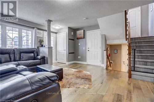 218 Marilyn Street, Shelburne, ON - Indoor Photo Showing Living Room