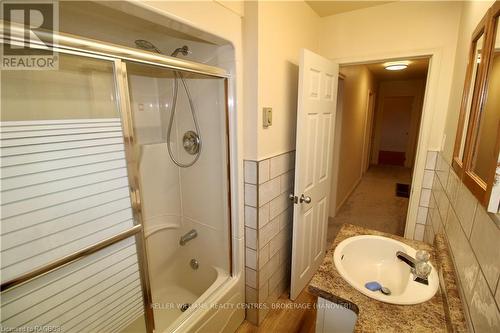 854 Grey Road 28, Hanover, ON - Indoor Photo Showing Bathroom