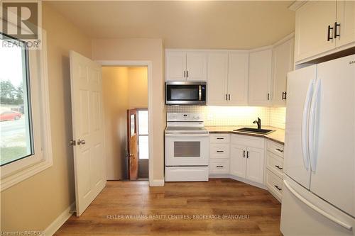 854 Grey Road 28, Hanover, ON - Indoor Photo Showing Kitchen