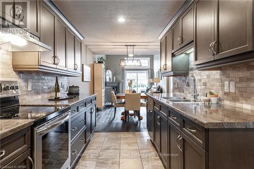 221 - 50 Galt Road Road, Stratford, ON - Indoor Photo Showing Kitchen With Double Sink With Upgraded Kitchen