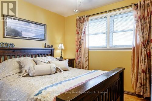 29 Mcdonald Street, Stratford, ON - Indoor Photo Showing Bedroom