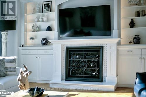 154 Landry Lane, Blue Mountains, ON - Indoor Photo Showing Living Room