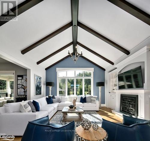 154 Landry Lane, Blue Mountains, ON - Indoor Photo Showing Living Room With Fireplace