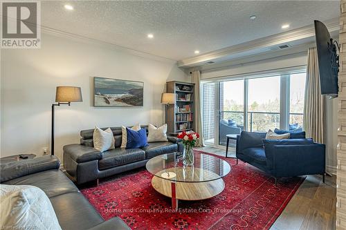 405 - 235 John Street N, Stratford, ON - Indoor Photo Showing Living Room