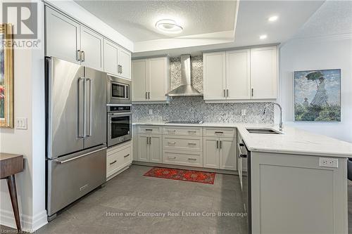 405 - 235 John Street N, Stratford, ON - Indoor Photo Showing Kitchen