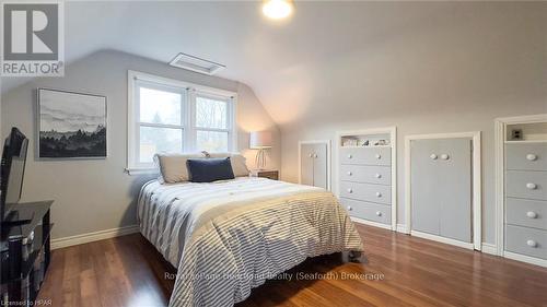 943 Dearness Drive, London, ON - Indoor Photo Showing Bedroom