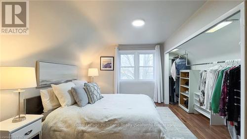 943 Dearness Drive, London, ON - Indoor Photo Showing Bedroom