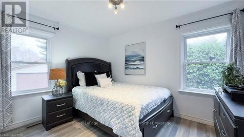 943 Dearness Drive, London, ON - Indoor Photo Showing Bedroom