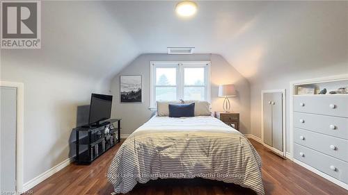 943 Dearness Drive, London, ON - Indoor Photo Showing Bedroom