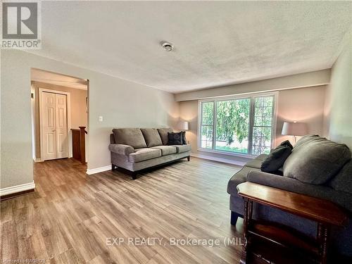 129 Westfall Crescent, West Grey, ON - Indoor Photo Showing Living Room