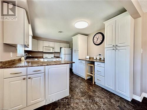 129 Westfall Crescent, West Grey, ON - Indoor Photo Showing Kitchen