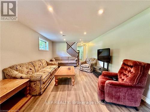 129 Westfall Crescent, West Grey, ON - Indoor Photo Showing Living Room