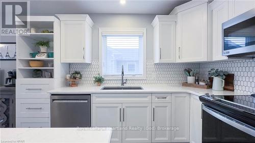 103 Huron Heights Drive, Ashfield-Colborne-Wawanosh (Colborne), ON - Indoor Photo Showing Kitchen With Upgraded Kitchen