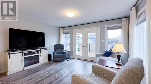 103 Huron Heights Drive, Ashfield-Colborne-Wawanosh (Colborne), ON - Indoor Photo Showing Living Room