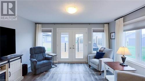 103 Huron Heights Drive, Ashfield-Colborne-Wawanosh (Colborne), ON - Indoor Photo Showing Living Room