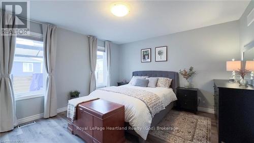 103 Huron Heights Drive, Ashfield-Colborne-Wawanosh (Colborne), ON - Indoor Photo Showing Bedroom